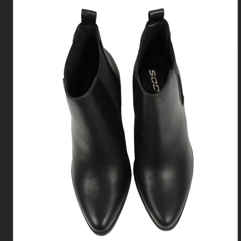 Size 5.5 Black Faux Leather Almond Toe Pull On Ank - Picture 5 of 8